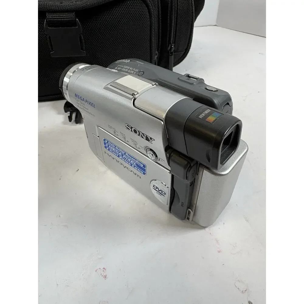 Sony DCR-DVD201 Handycam DVD Camcorder Tested Powers On Bag Charger Bundle